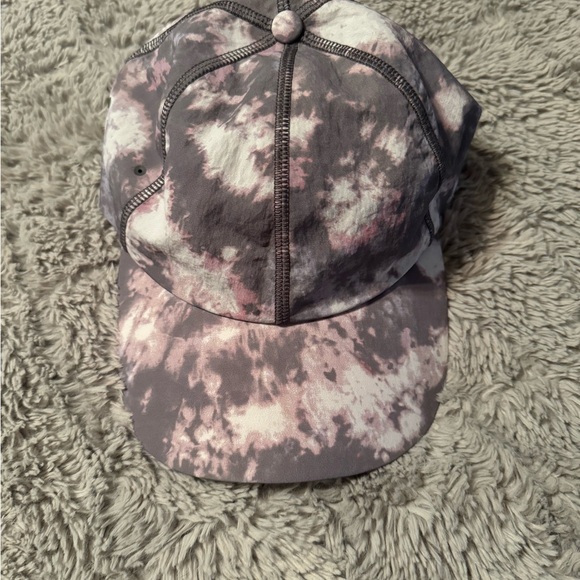 Lululemon hat - Picture 1 of 3